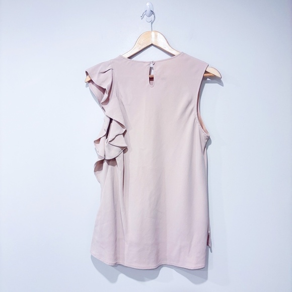 JUDITH & CHARLES Light pink silk sleeveless blouse with ruffle detail | Medium * - Picture 2 of 8